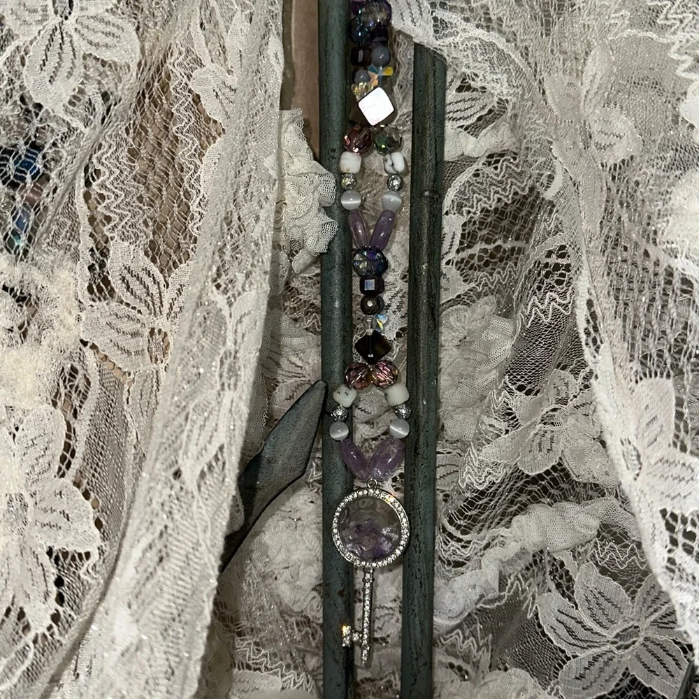 Sweet Water HangCharm (Amethyst,Fluorite, White Cat’s Eye,Black Iridescent Shell - Picture 3 of 9